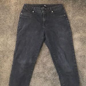 Black faded stretchy jeans.